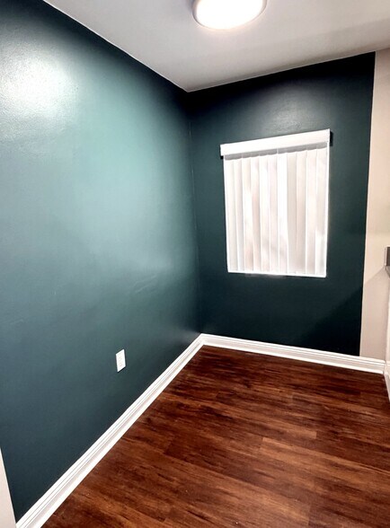 Dining Area - 517 Lime St