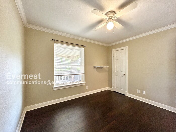 Building Photo - 2701 Deeringhill Dr