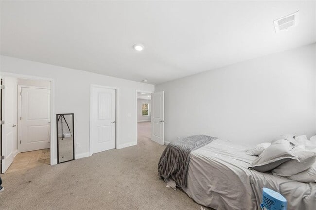 Building Photo - 1861 Abbey Rd