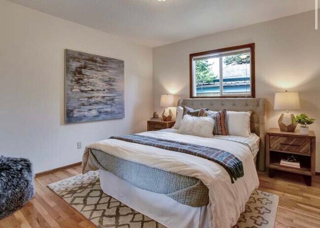 Building Photo - Adorable Woodstock 3 bedroom available for...