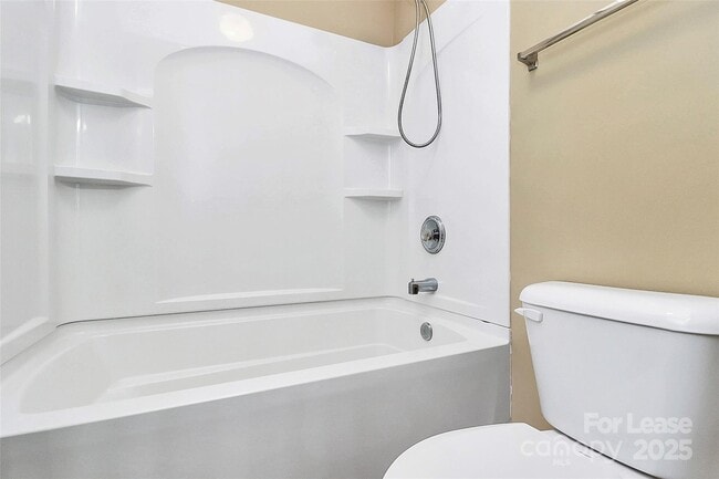 Building Photo - 9607 Royal Colony Dr