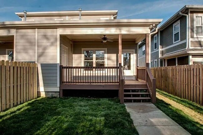 Building Photo - Charming Urban Townhome in the Heart of Vibrant North Nashville