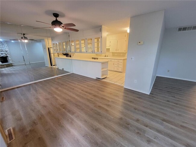 Building Photo - 14321 Fairway Dr