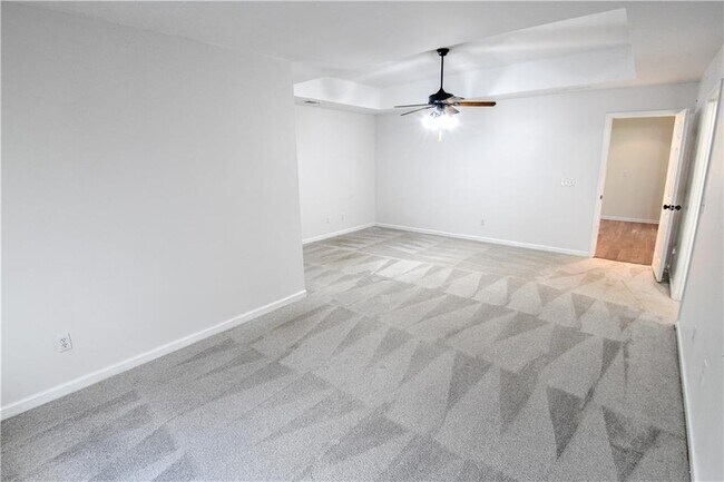 Building Photo - 1865 Oak Tree Hollow