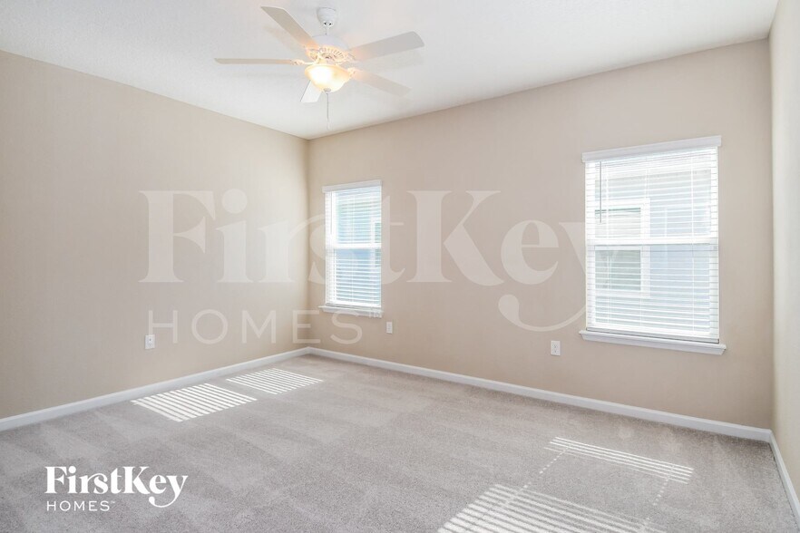 Building Photo - 385 Stone Arbor Ln