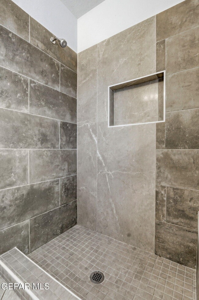 Building Photo - 10837 Gemstone St
