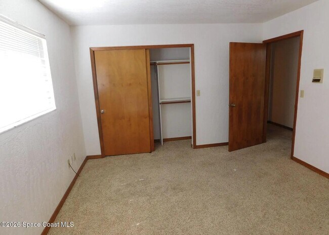 Building Photo - 649 Woodbridge Dr
