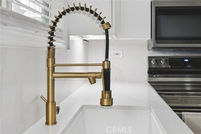 Building Photo - 2253 Martin