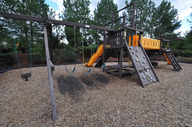 Building Photo - 5405 Cambridgeshire Loop