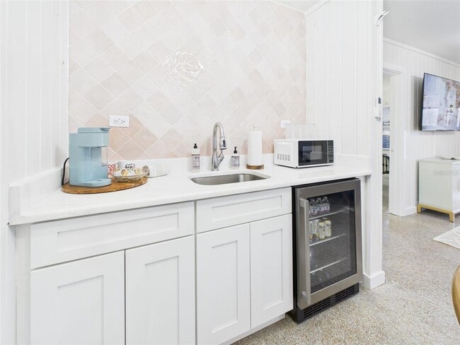 Building Photo - 222 7th St NW