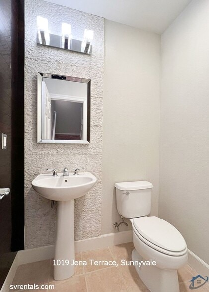 Building Photo - 1019 Jena Ter