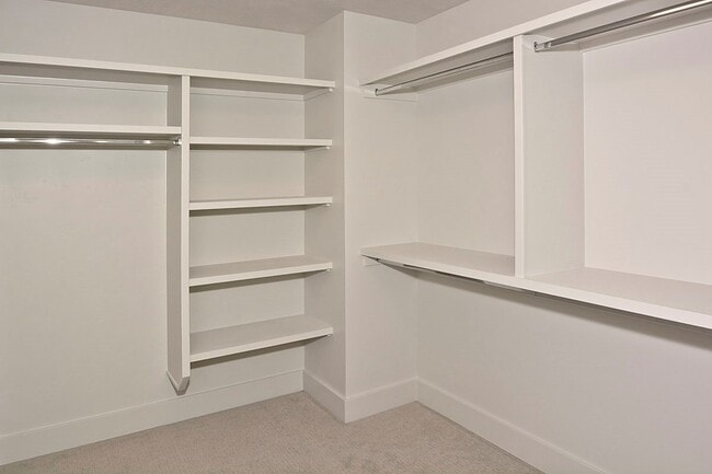 Building Photo - One of a Kind-3 Bedroom and 3 Bathroom Luxury Townhouse in Harris Ranch.