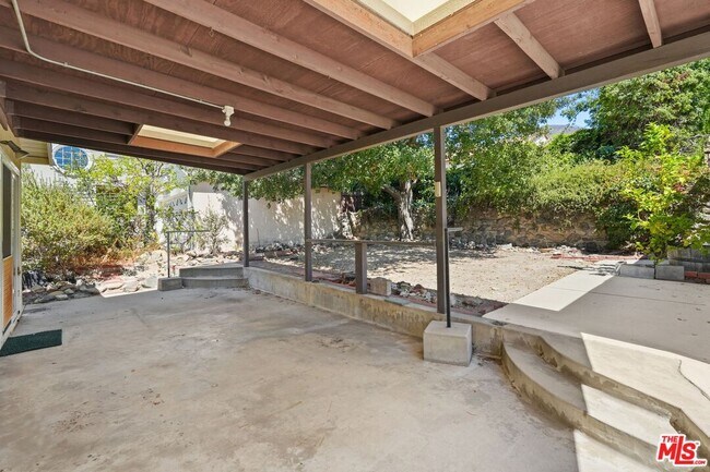 Building Photo - 2943 Los Olivos Ln