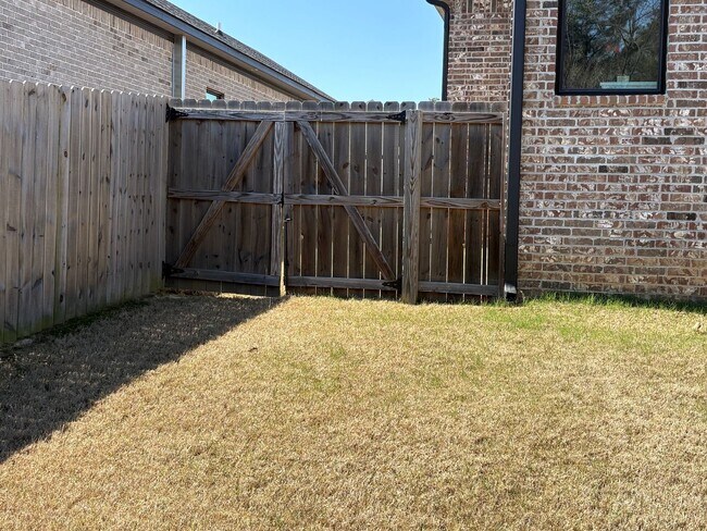 Building Photo - 3013 Sue St