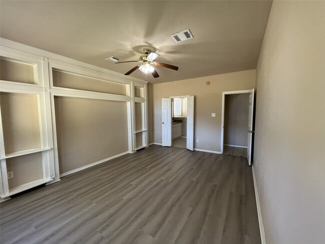 Building Photo - 2903 Surrey Trail Ln