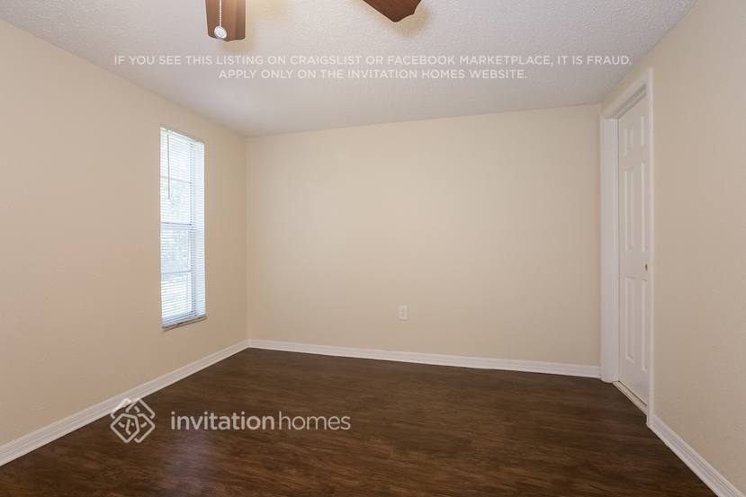 Building Photo - 11811 Roselawn Ave