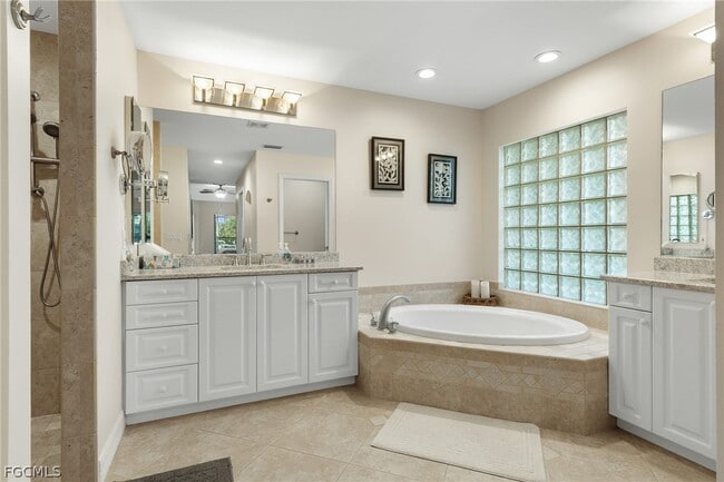 Building Photo - 2013 SW 31st Terrace