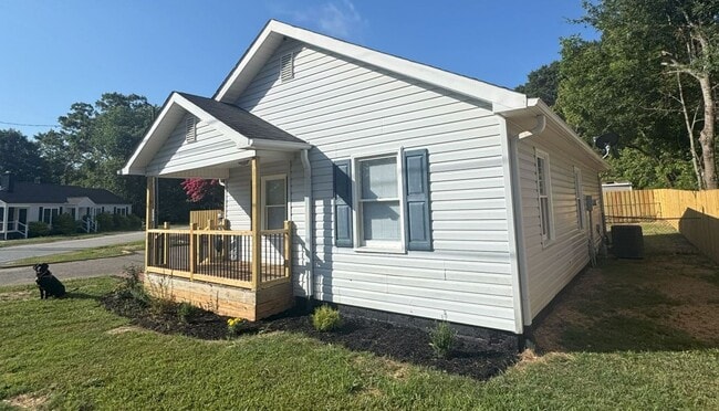 Building Photo - New Price - Totally Renovated Arts and Cra...