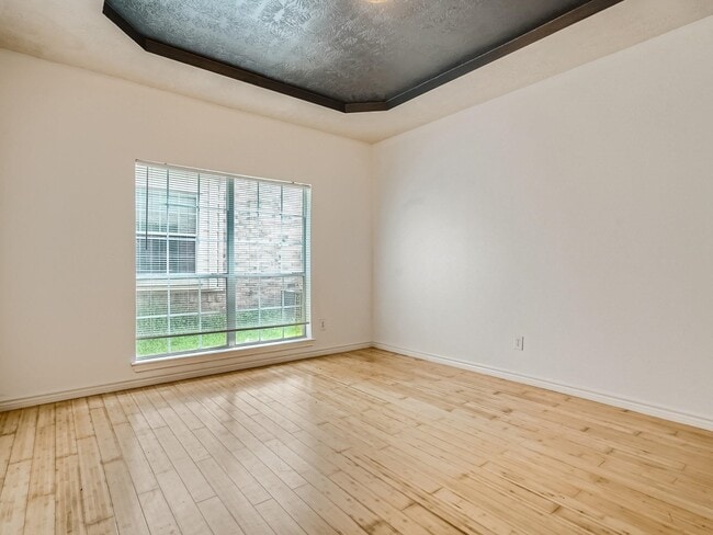 Building Photo - 503 Taskwood Dr