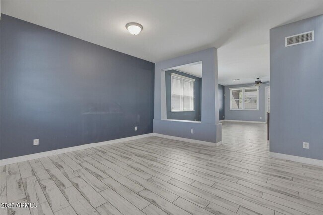 Building Photo - 2246 E Fraktur Rd