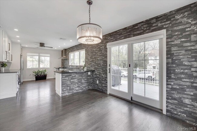 Building Photo - 10 Sandhage Dr