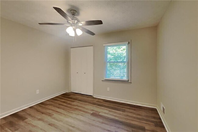 Building Photo - 3117 Calumet Cir NW