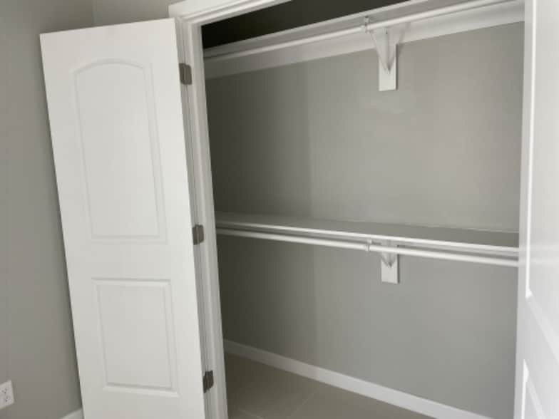 Building Photo - 2507 N Vineyard Ave