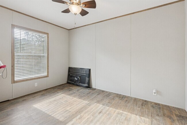 Building Photo - 146 Marina Dr