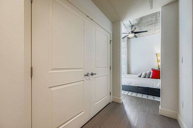 Building Photo - Exquisite Peloton Studio w/ Large Balcony - All the Amenities