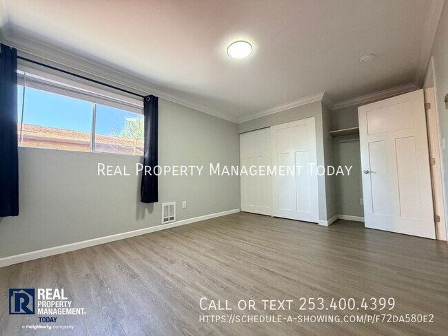 Building Photo - 1111 SW 148th St