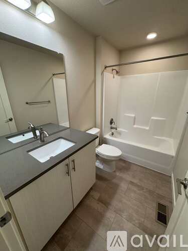 Building Photo - 87 SW Lancaster Ct