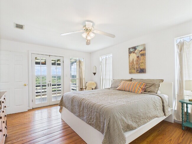 Building Photo - Hunting Retreat with 40 acre Yard