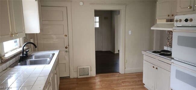 Building Photo - 920 Shehy St