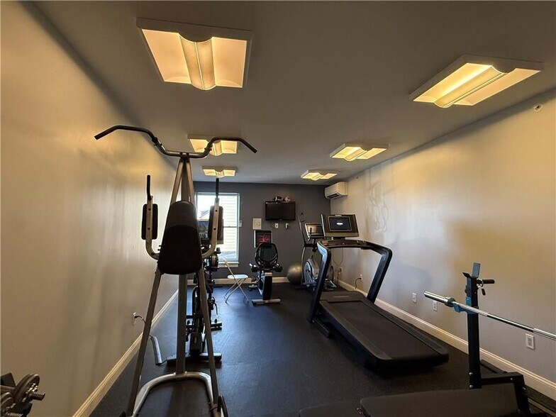 Building Photo - 333 Atwells Ave