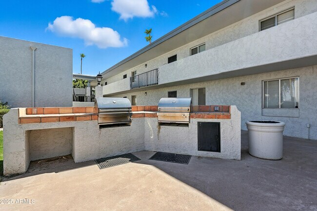 Building Photo - 3313 N 68th St