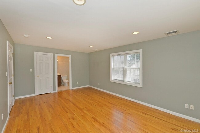 Building Photo - 16 Inwood Rd