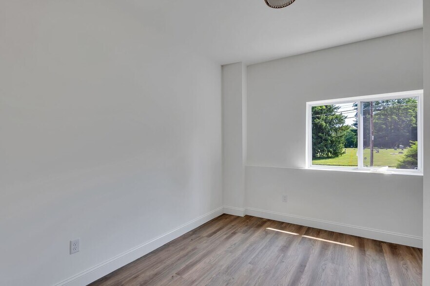 Building Photo - 36 Pawling Ave