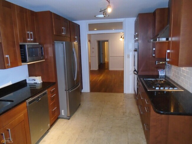 Building Photo - 1365 Scott Blvd