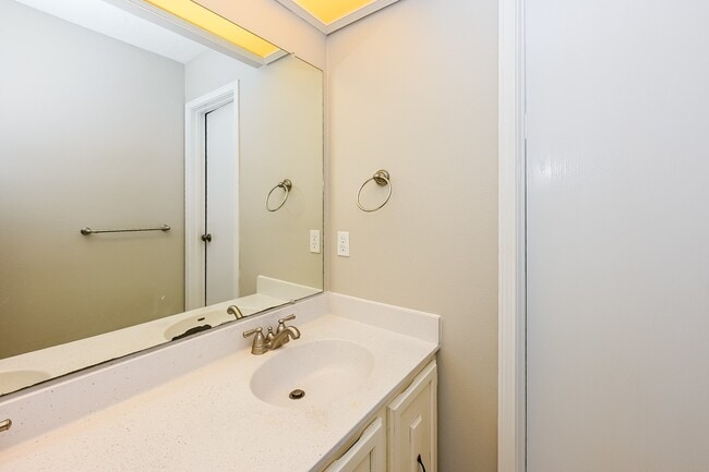 Building Photo - 1219 Briarmead Dr