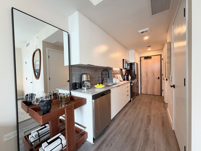 Building Photo - 113 NW 24th St