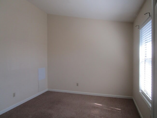 Building Photo - 600 Archdale Dr