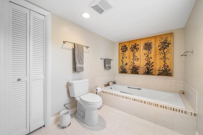 Building Photo - 120 S Ocean Blvd