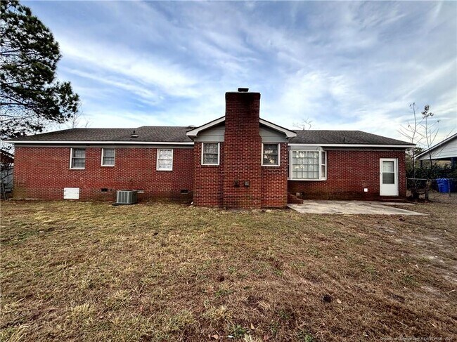 Building Photo - 1502 Diplomat Dr