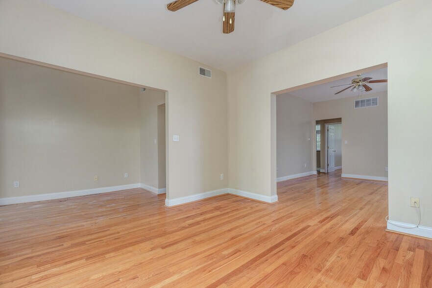 Building Photo - 6008 Washington Blvd