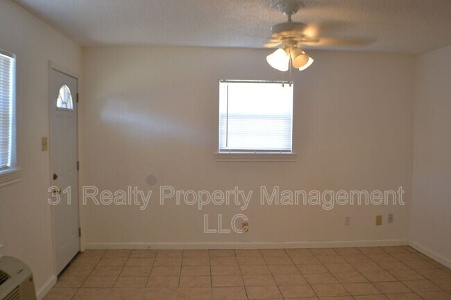 Building Photo - 704 Frisco Rd