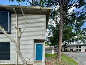 Building Photo - 201 High Meadows Blvd