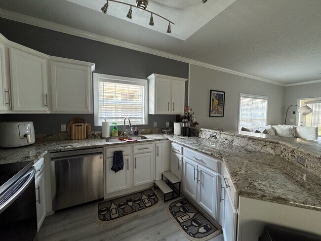 Building Photo - 1376 NW 120th Way