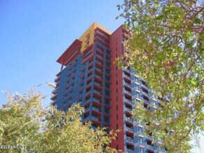 Building Photo - 310 S 4th St