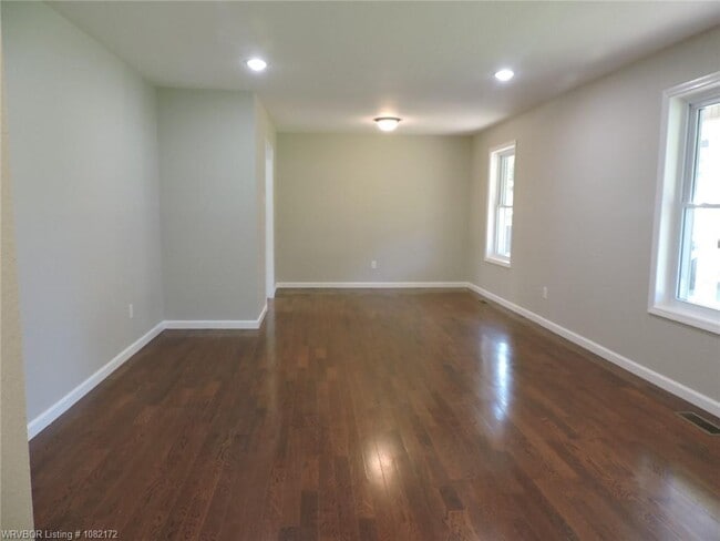 Building Photo - 6724 Riviera Dr