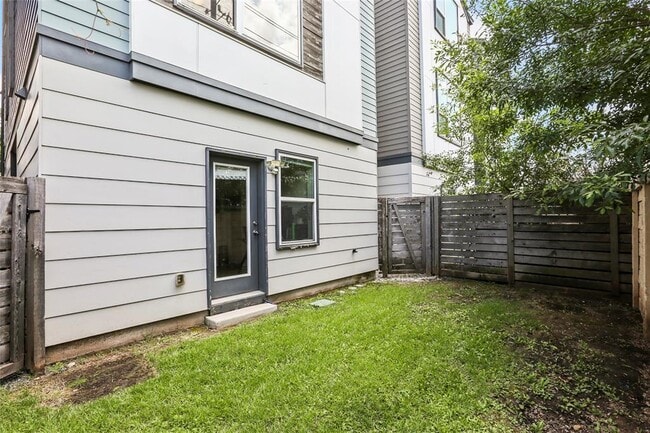 Building Photo - 1416 Waterloo Shore Ln